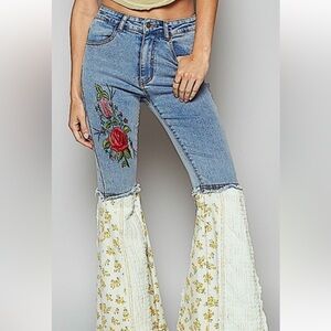 POL embroidery fit & flare  Jeans